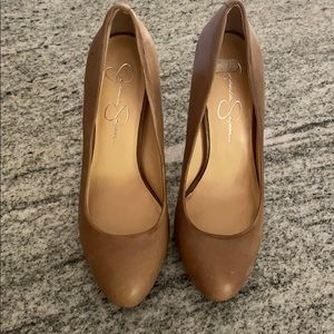 Jessica Simpson nude pumps